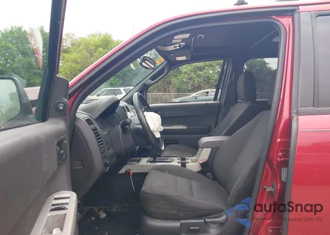 2012 Ford Escape Xlt z USA, uszkodzony, nr VIN 1FMCU0D71CKC62929